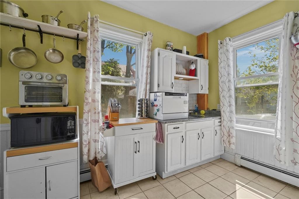 Multi Family at 98 Andem St. Street, Providence, photo 8 of 50