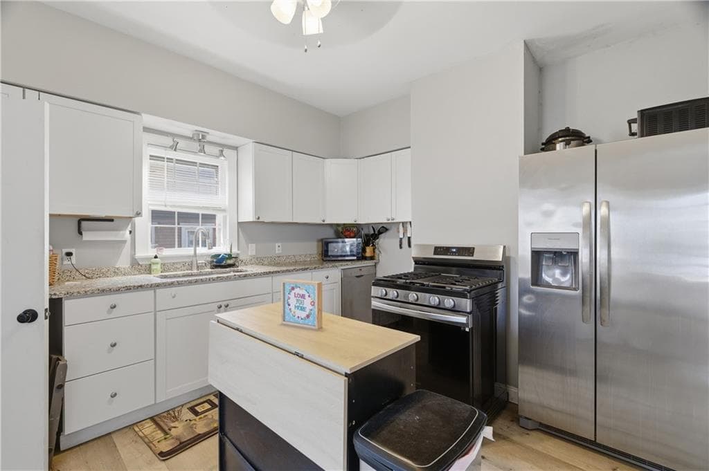 25 Hoppin Avenue