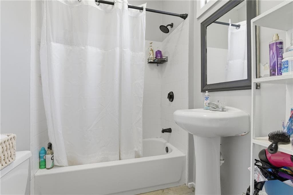 25 Hoppin Avenue photo 20