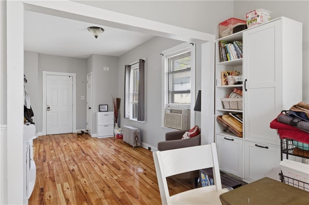 25 Hoppin Avenue photo 10