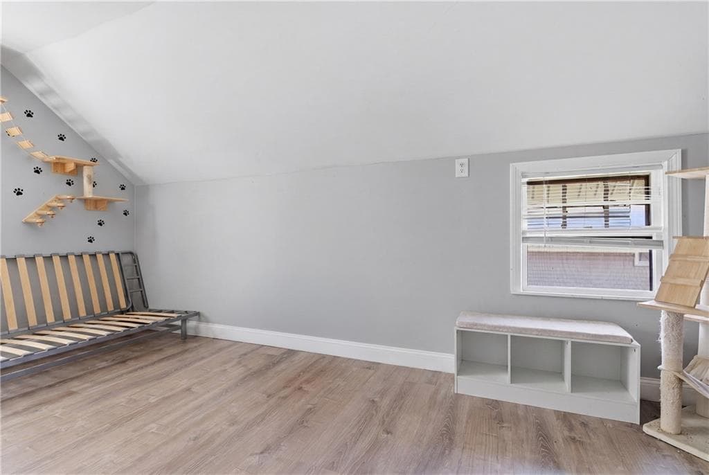 25 Hoppin Avenue photo 14