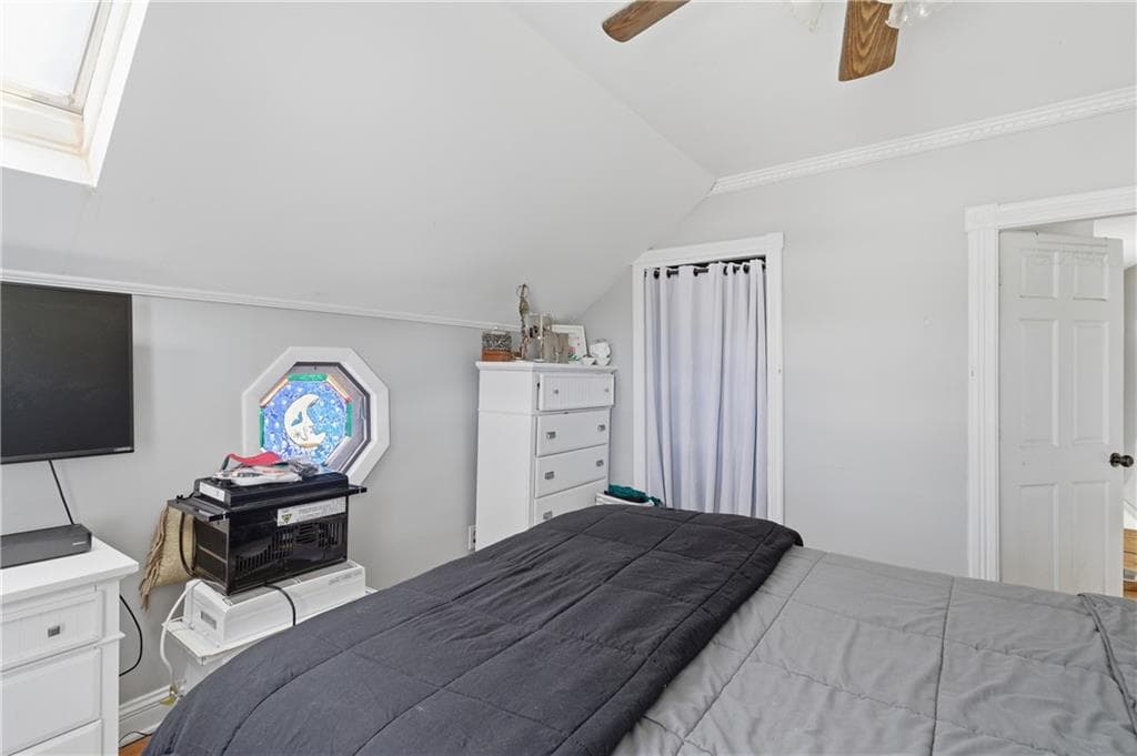 25 Hoppin Avenue photo 18