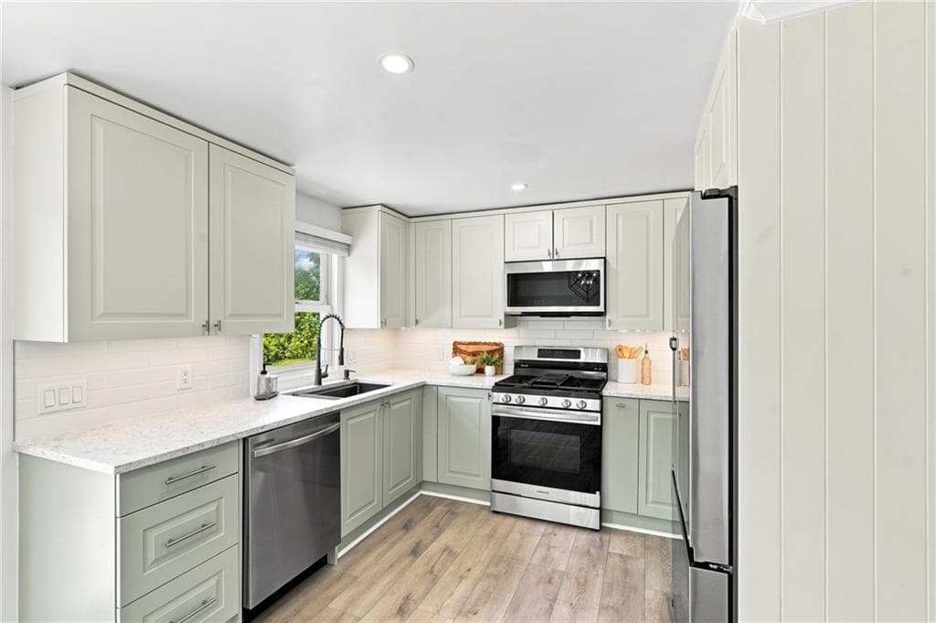 Single Family Residence at 53 Buena Vista Avenue, Warwick, photo 2 of 34