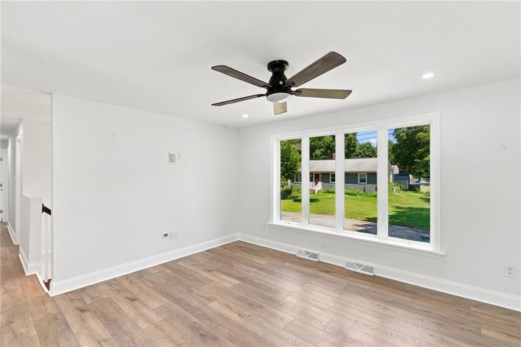 Single Family Residence at 53 Buena Vista Avenue, Warwick, photo 10 of 34
