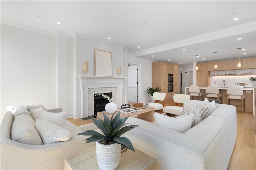 Condominium at 1 Tower Drive UNIT 102, Portsmouth, photo 6 of 25