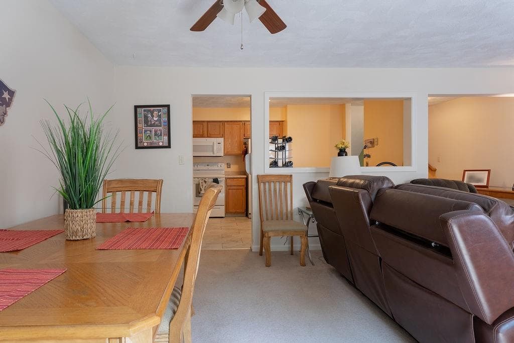 703 Brookhaven Lane UNIT 703 photo 9