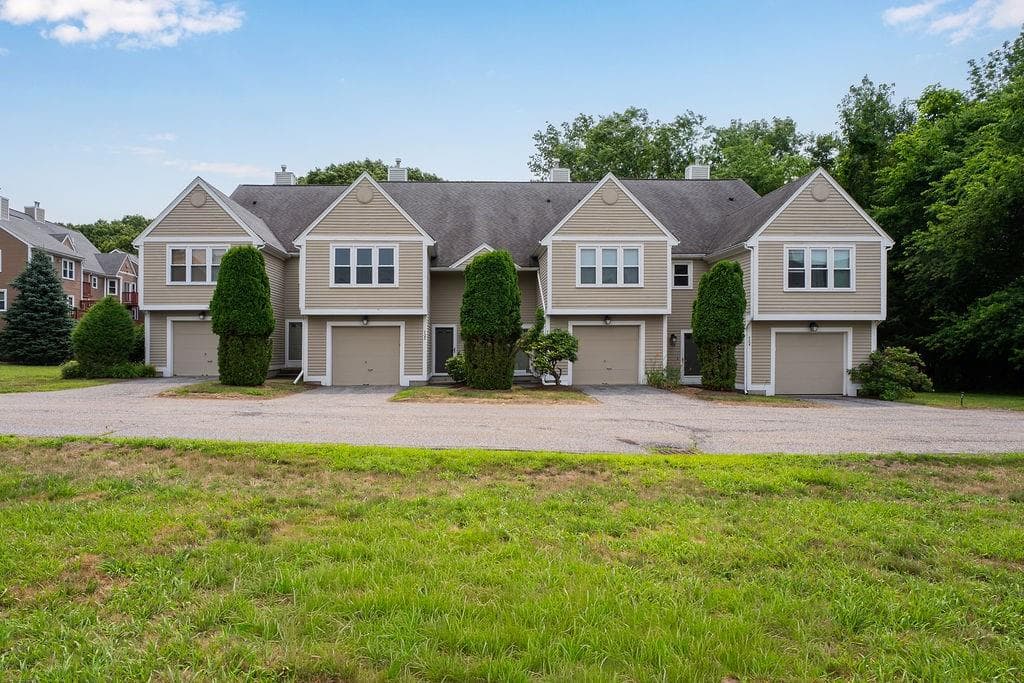 703 Brookhaven Lane UNIT 703 photo 4