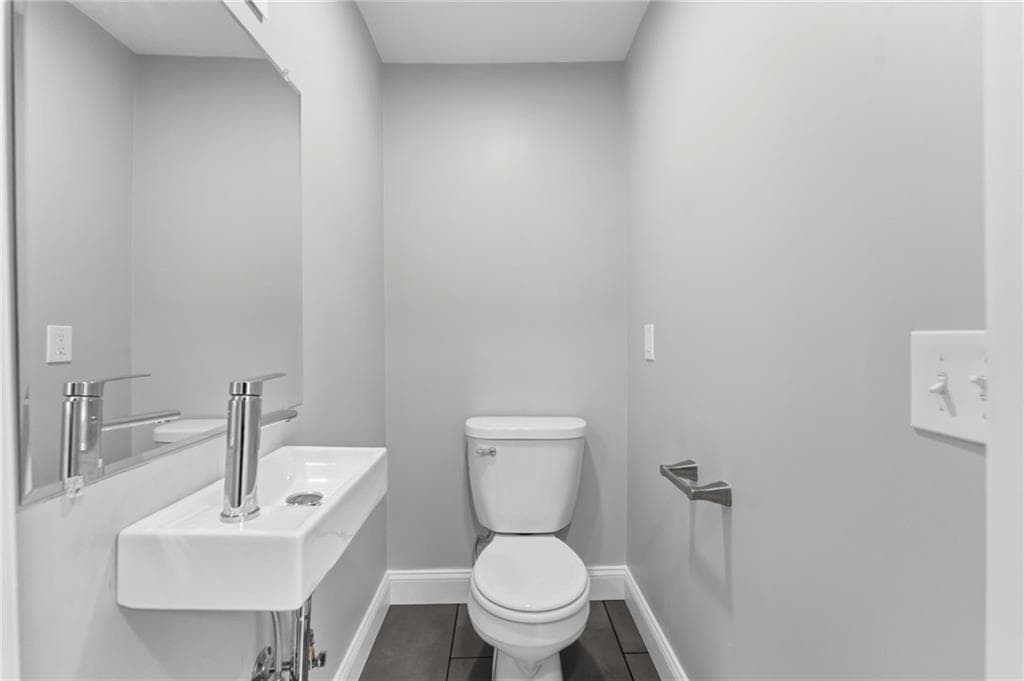 Single Family Residence at 109 Hudson Pond Road, West Greenwich, photo 7 of 44