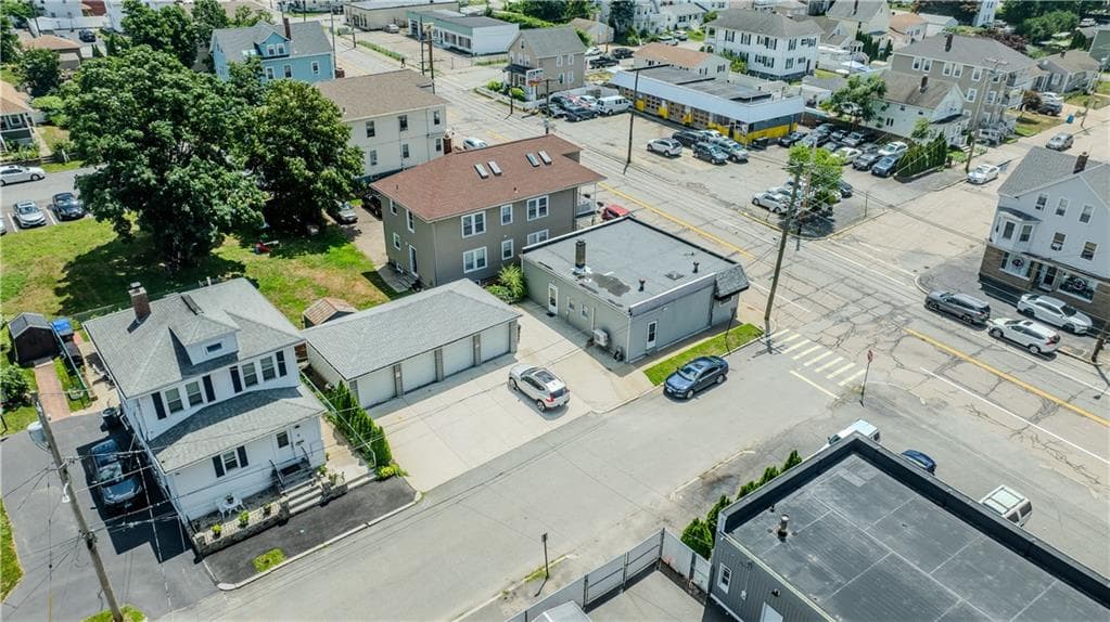 492 Warren Avenue photo 6