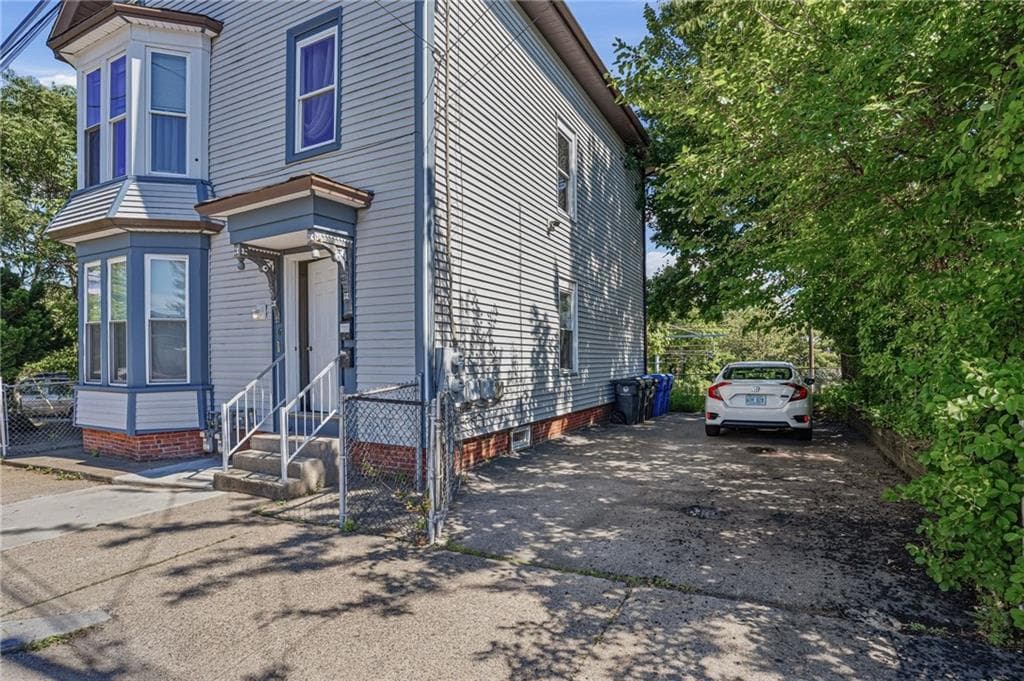 6 Bloomingdale Avenue photo 16