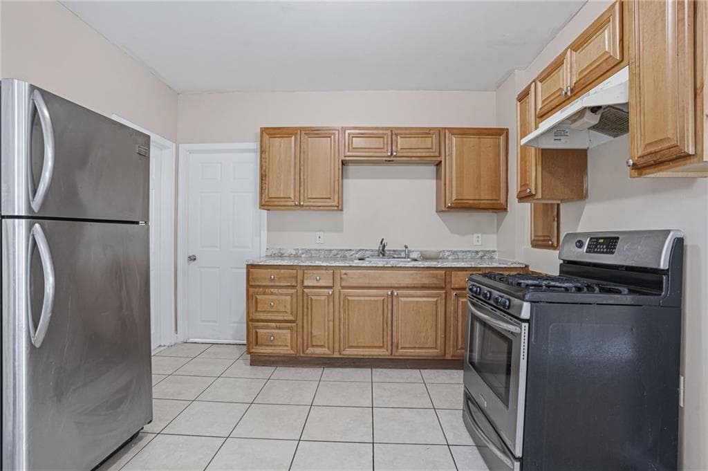 6 Bloomingdale Avenue photo 3