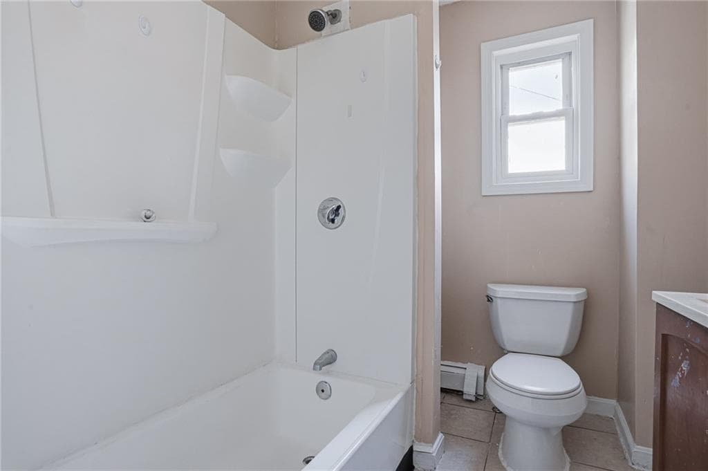 6 Bloomingdale Avenue photo 10