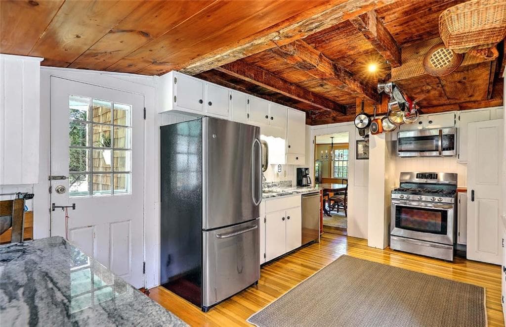 Single Family Residence at 1263 Drift Road, Westport, photo 10 of 41