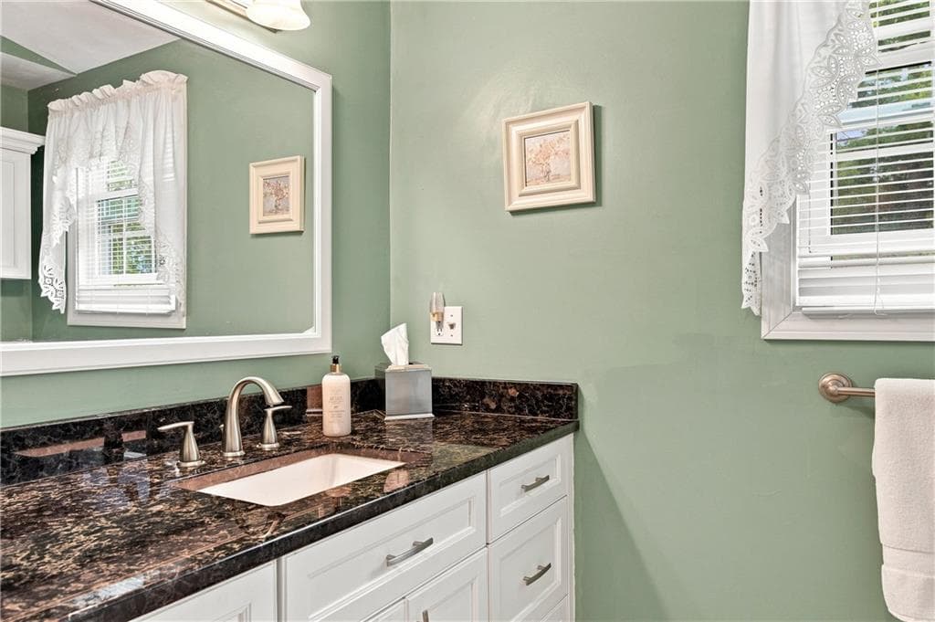 77 Capwell Avenue photo 21
