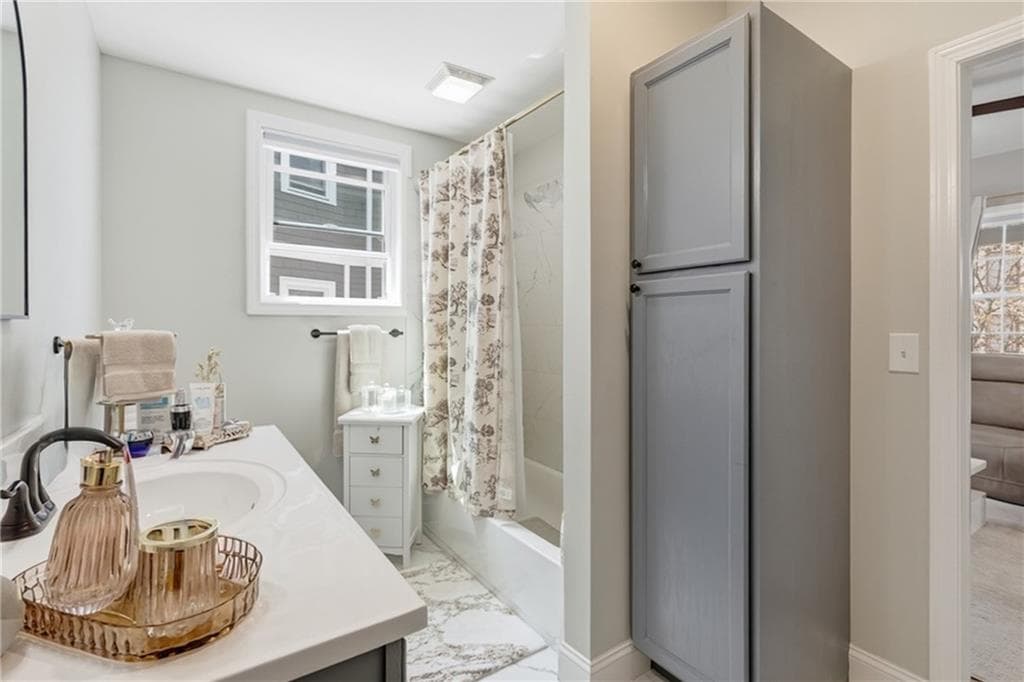 58 Willard Street photo 8