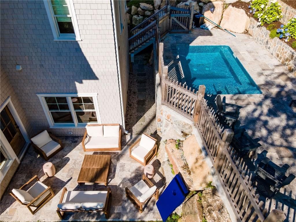 17 19 East Hills Road photo 44