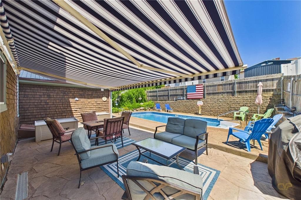 87 Stowe Street photo 23