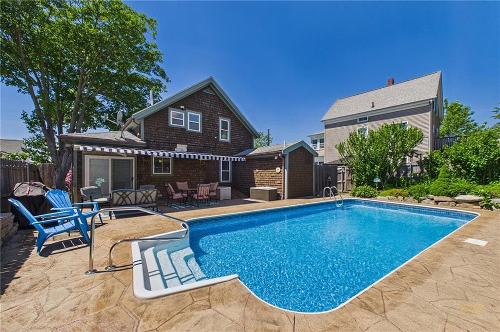 87 Stowe Street photo 24