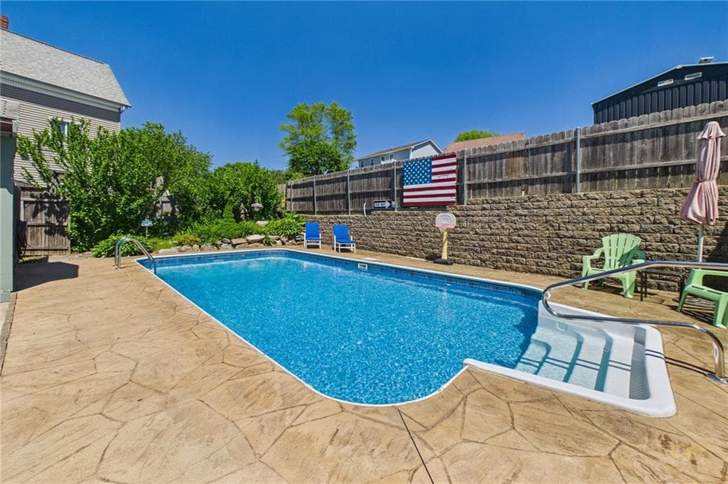 87 Stowe Street photo 25