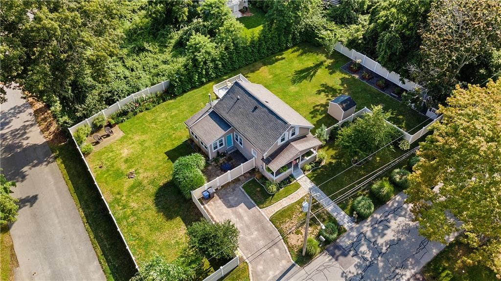 Single Family Residence at 344 Point Avenue, Warwick, photo 2 of 45