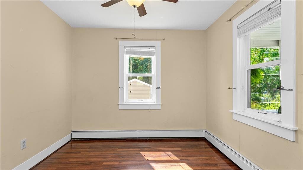 Single Family Residence at 344 Point Avenue, Warwick, photo 10 of 45