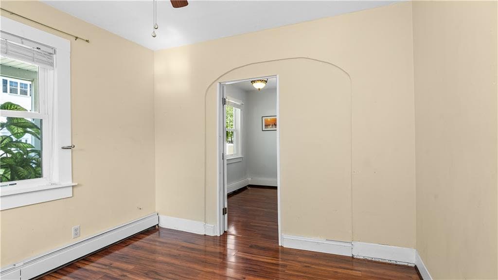 Single Family Residence at 344 Point Avenue, Warwick, photo 11 of 45