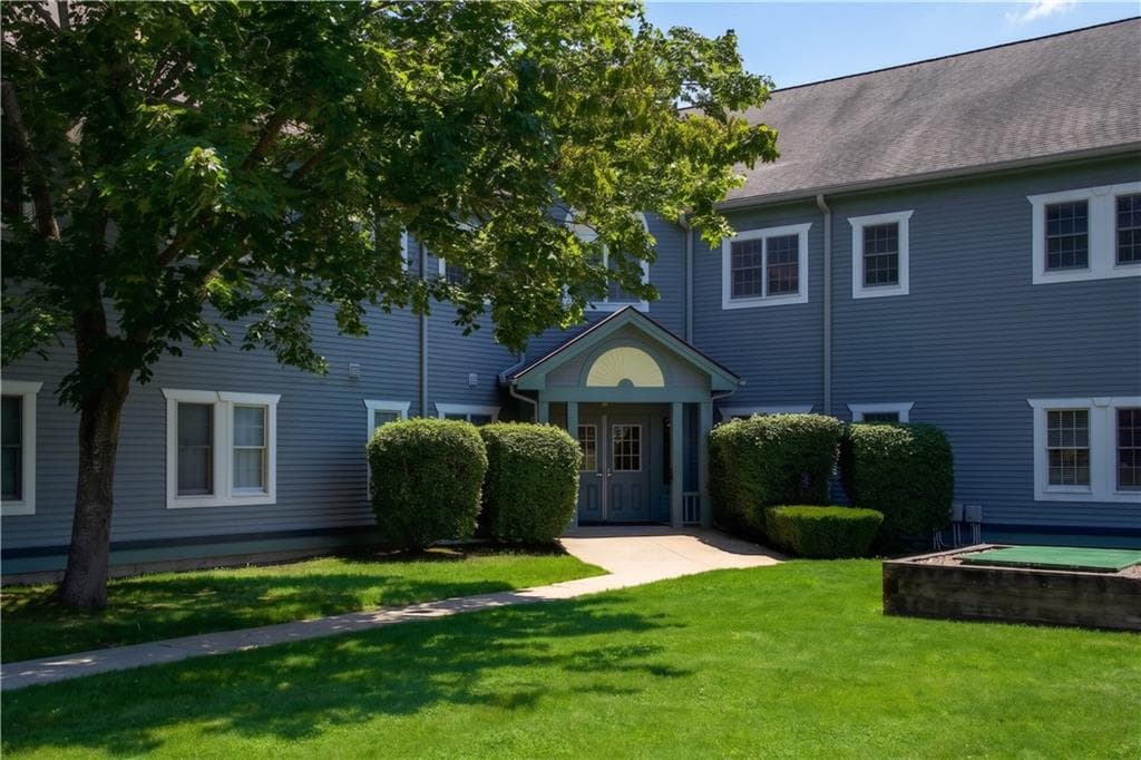 320 Phillips Street UNIT 201 photo 2