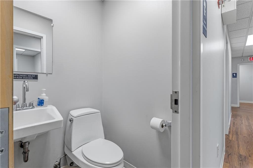 320 Phillips Street UNIT 201 photo 36