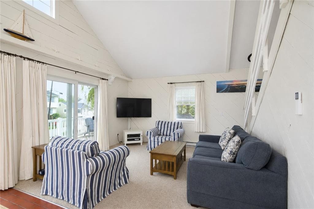 24 Redwood Drive photo 4