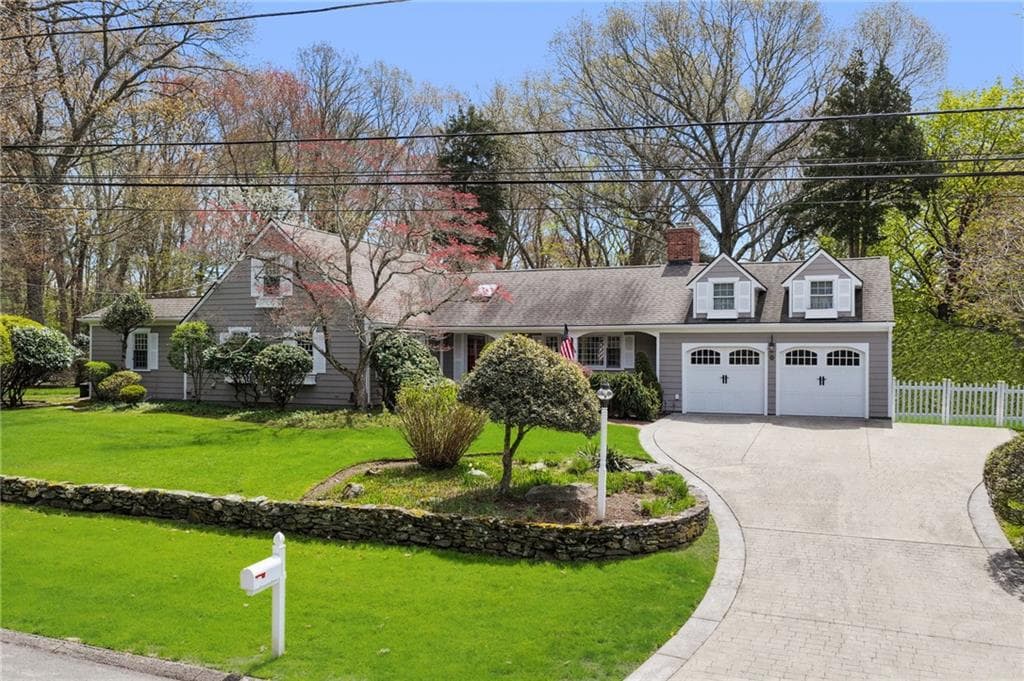 230 Kirby Avenue photo 3
