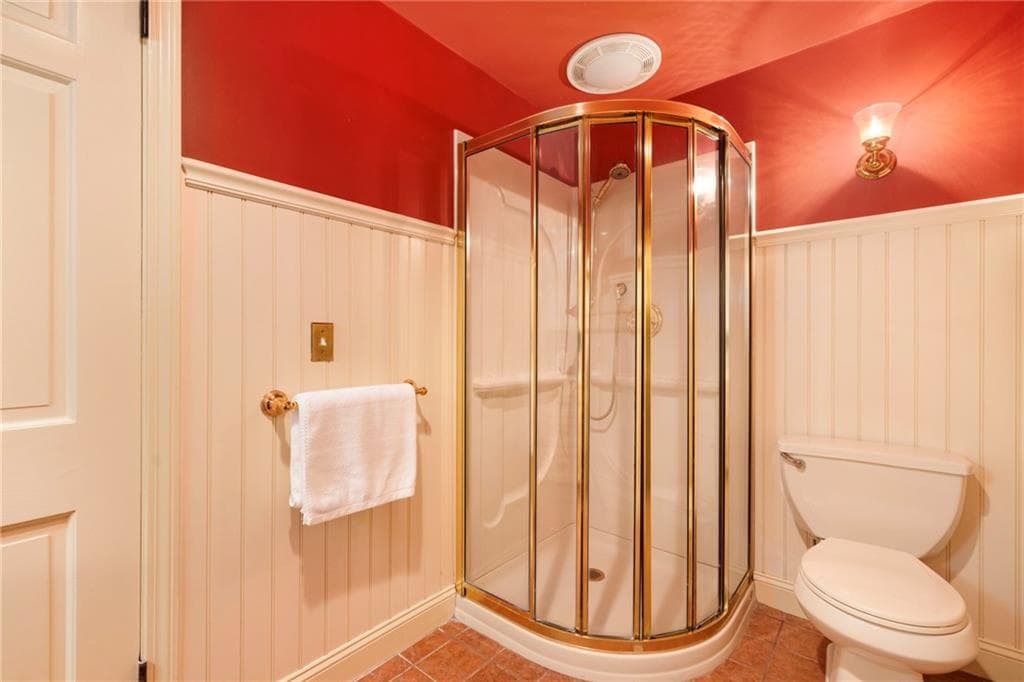 230 Kirby Avenue photo 32