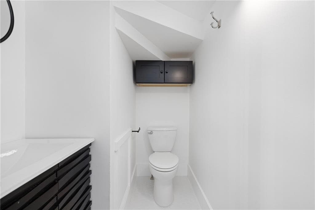 Commercial at 138 Spring Street UNIT 1, Newport, photo 19 of 26