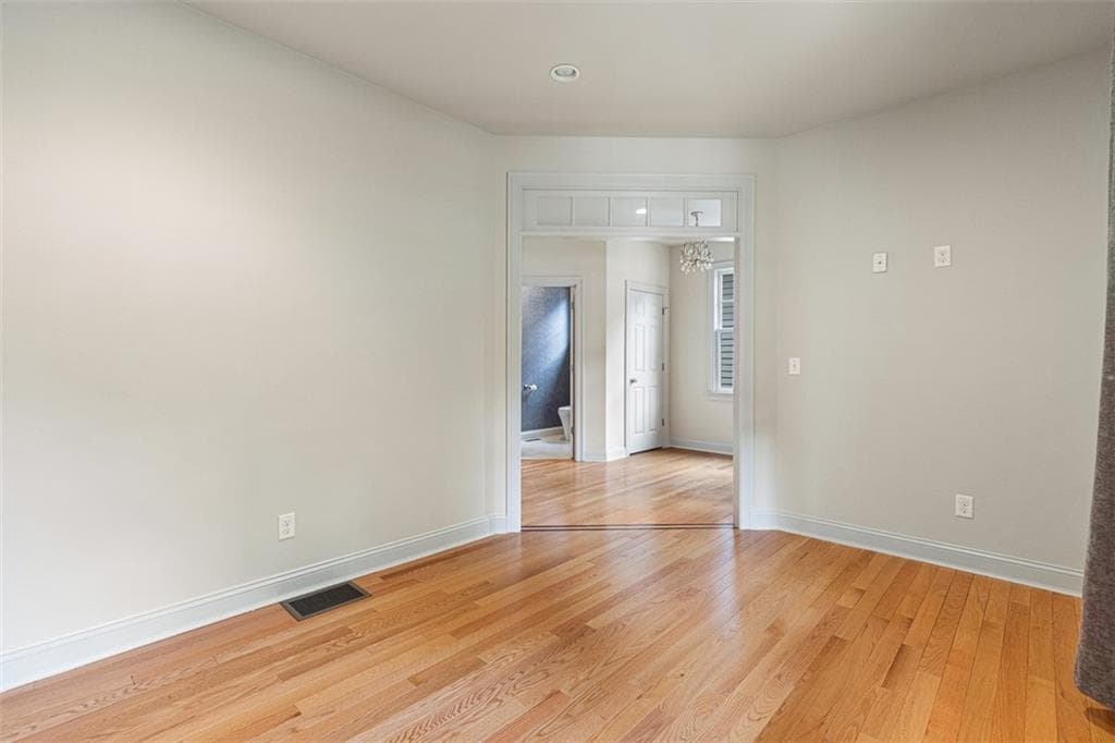 406 Blackstone Boulevard photo 6
