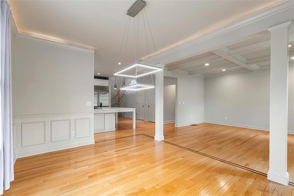 406 Blackstone Boulevard photo 17