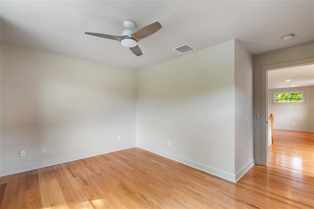 406 Blackstone Boulevard photo 34