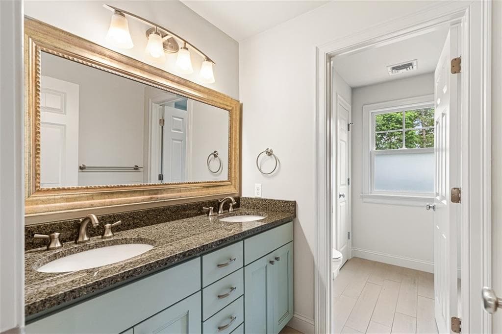406 Blackstone Boulevard photo 37