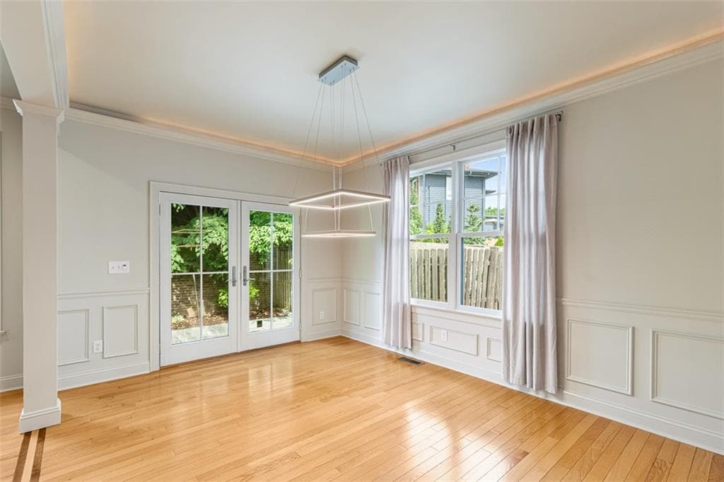 406 Blackstone Boulevard photo 15