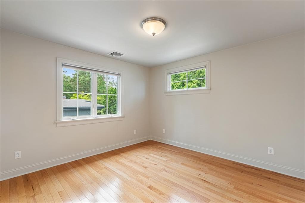 406 Blackstone Boulevard photo 35