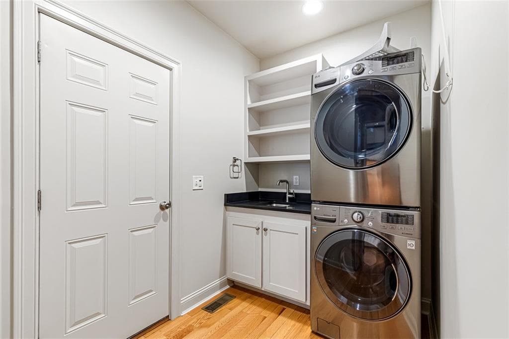 406 Blackstone Boulevard photo 29