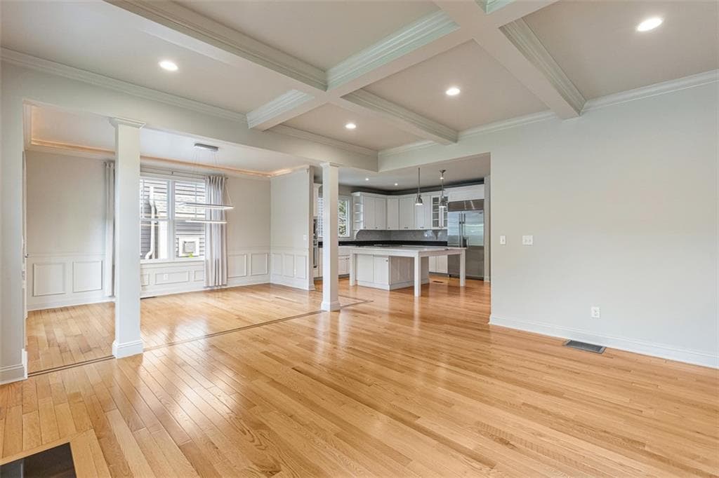 406 Blackstone Boulevard photo 21