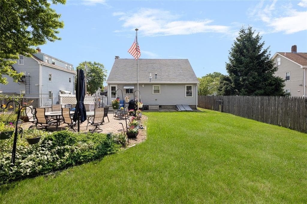 28 Lincoln Avenue photo 2