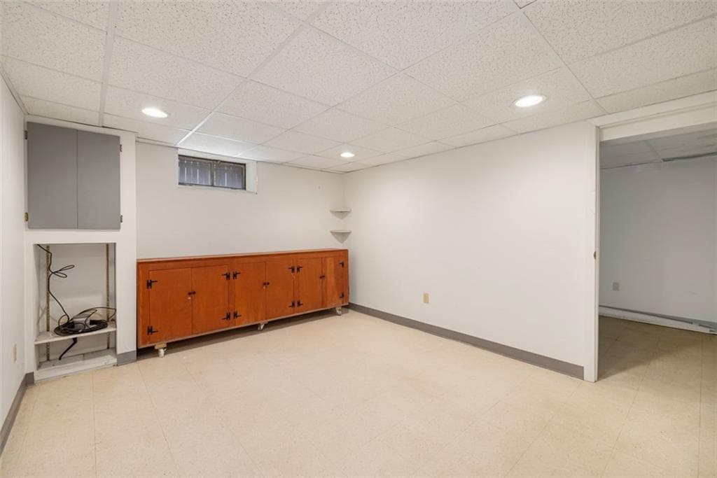 28 Lincoln Avenue photo 24