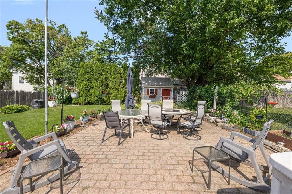 28 Lincoln Avenue photo 33