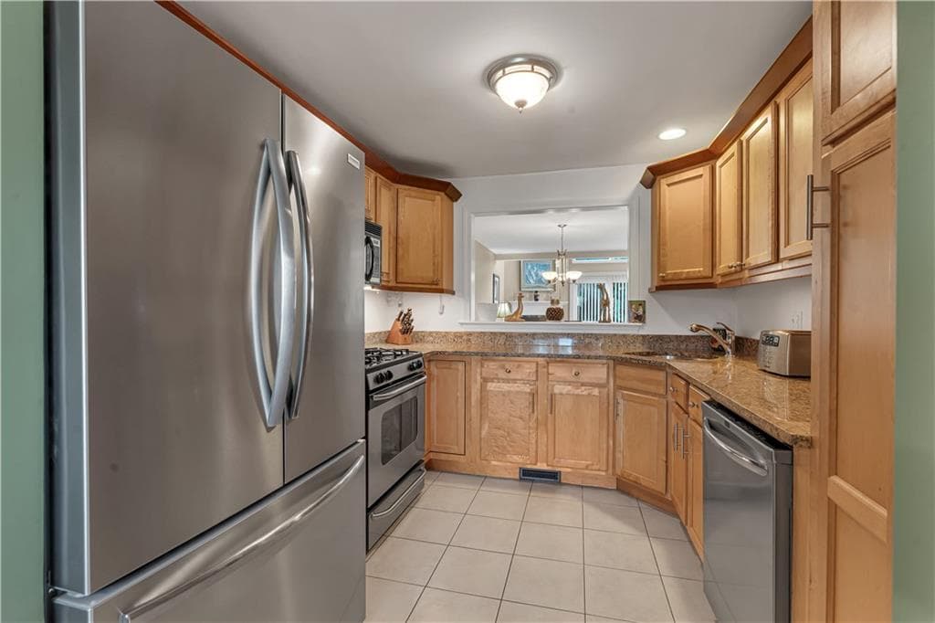 Condominium at 80 Fisher Road UNIT 77, Cumberland, photo 6 of 34