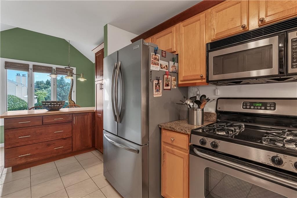 Condominium at 80 Fisher Road UNIT 77, Cumberland, photo 5 of 34