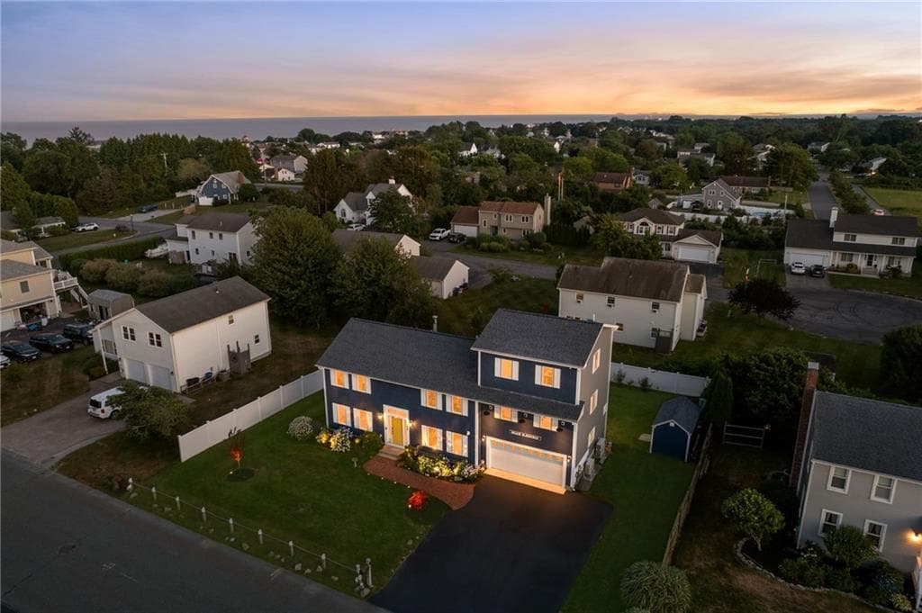 46 Exeter Boulevard photo 2