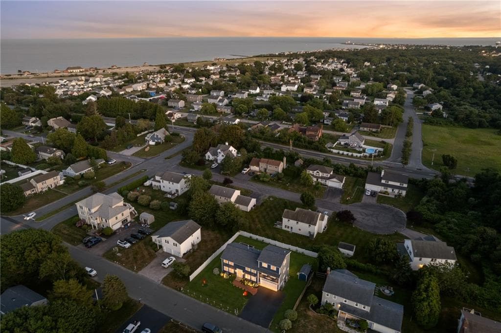46 Exeter Boulevard photo 46