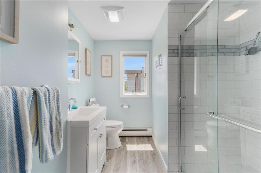 46 Exeter Boulevard photo 30