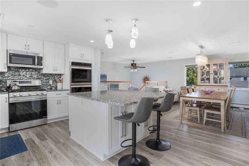 46 Exeter Boulevard photo 11
