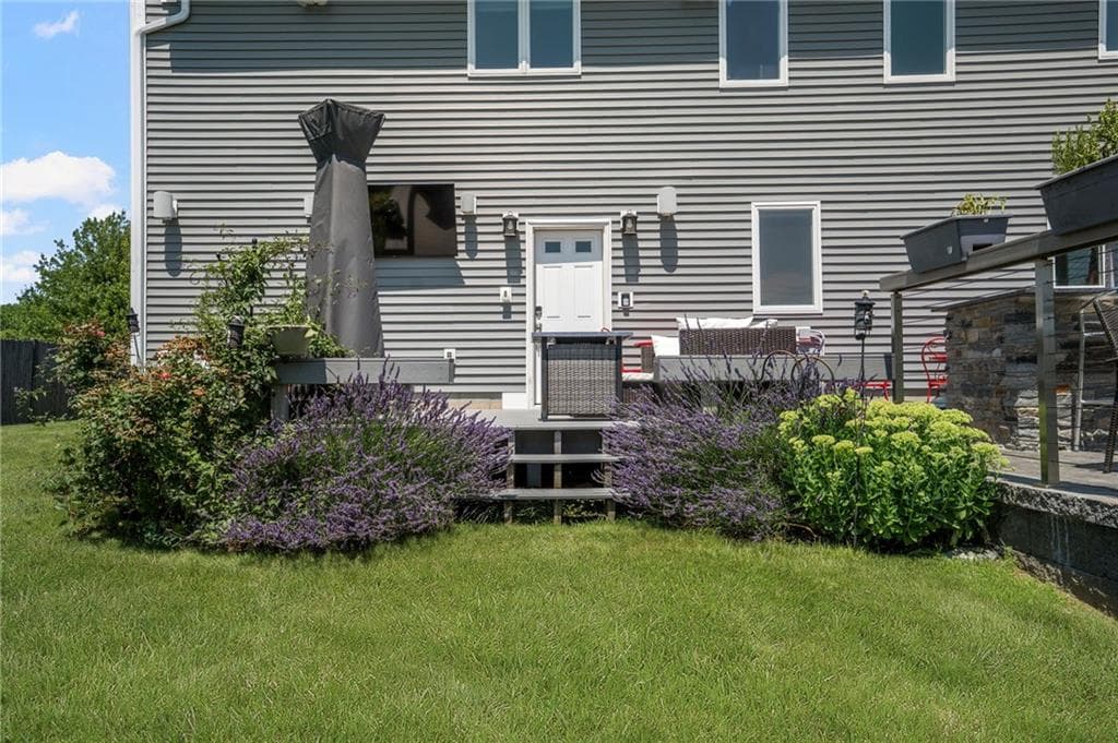 46 Exeter Boulevard photo 39